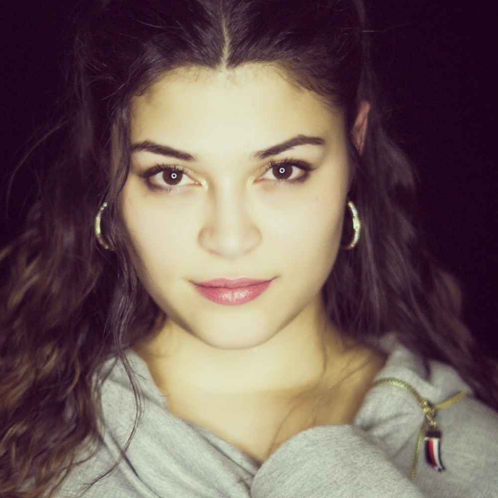 Meet your Posher, Alisa